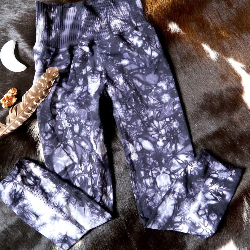 Free People Tie-Dye Leggings in Black and White